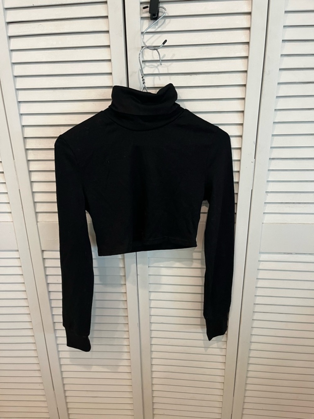 SHEIN Black Long Sleeve Turtleneck Crop Top